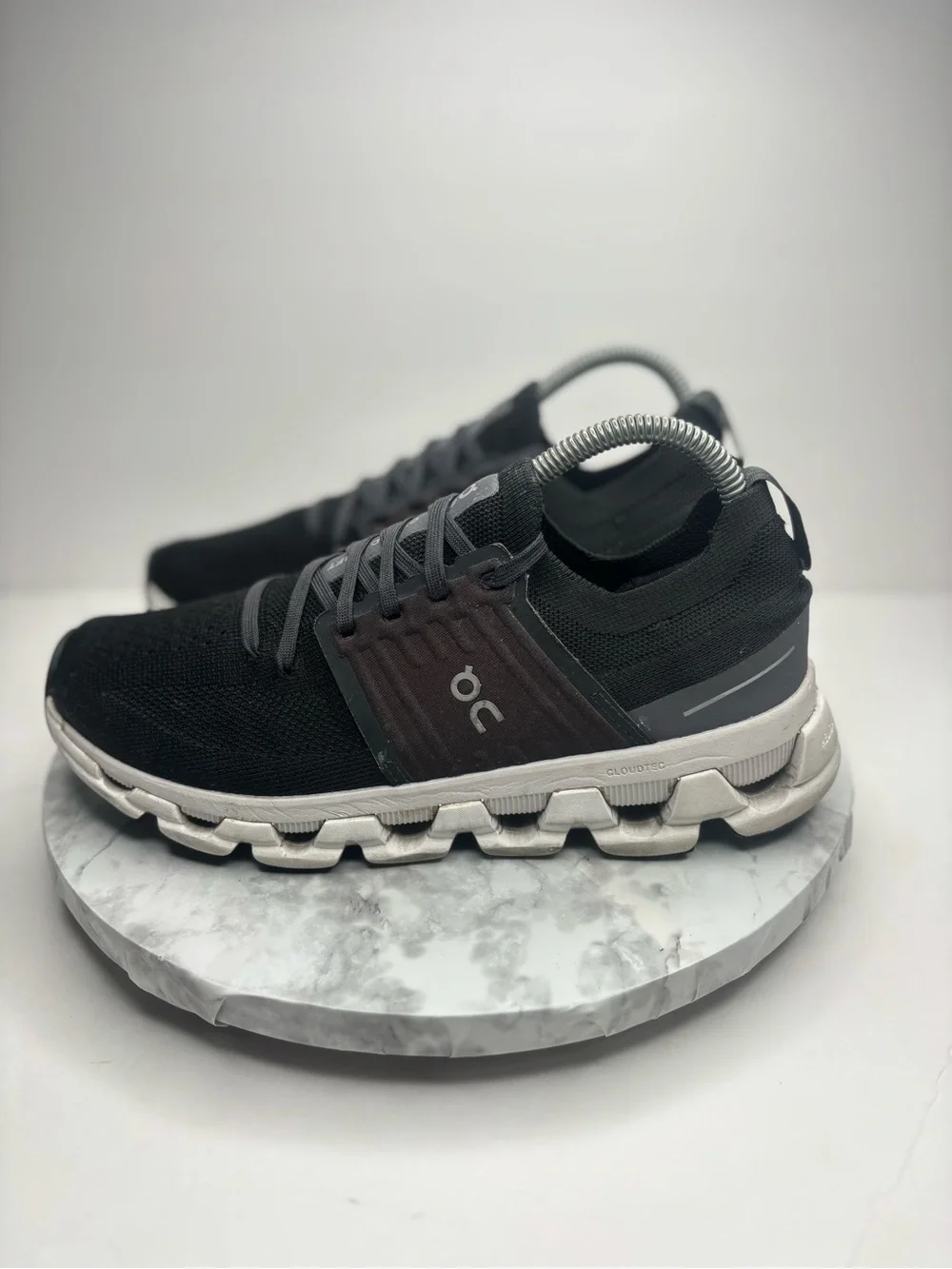 Size 8 - ON Cloudswift 3 All Black W
